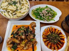 -石磨豆花家常菜·牦牛排土火锅
