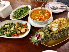 -Dang restaurant (patong phuket)
