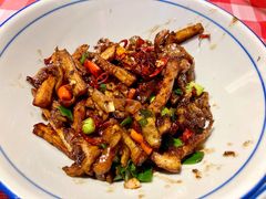 腊肥肠炒杏鲍菇-荆九爷爆炒桥头三嫩(浙大店)