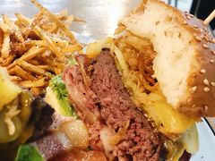 27&nbsp;牛肉汉堡-HELLO 27 意面·沙拉·帕尼尼