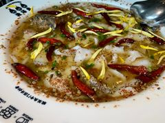 老坛酸菜鲈鱼-渔语鱼酸菜鱼新川菜(来福士店)