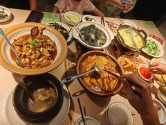 山茶油砂锅土鸡-吴氏老妈·23年家常菜(古城店)