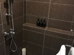 -西安大雁塔科技大学地铁站亚朵酒店