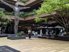 -瑞虹新天地月亮湾