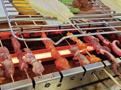 -哈尔滨小酒馆·鲜肉现穿自助烧烤(康新花园店)