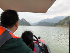 -英德宝晶宫天鹅湖茶语温泉