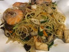 -席娜卡琳火车铁道夜市