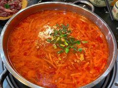 -黄利砖万峰林布依特色酸笋牛肉馆