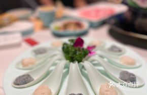 Hand-Beaten Shrimp and Squid Slurry Platter