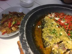 -阿瓦山寨·湘菜现炒·剁椒鱼头王(咸阳总店)