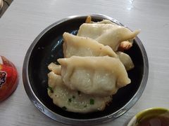 -黄阿姨锅贴大王(万航渡路店)