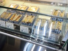 面包甜点陈列柜-禾沐·轻食·面包·咖啡