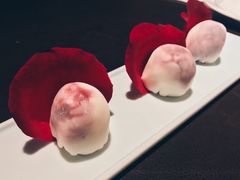 蓝莓雪媚娘-广州文华东方酒店·江-由辉师傅主理