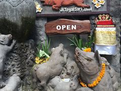 -Warung Babi Guling Ibu Oka 3