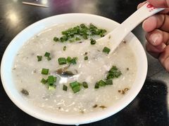 皮蛋瘦肉粥-味先肠粉(康王南店)