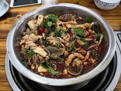 -周良天山牛杂城(天山路总店)