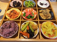 九宫格（盲盒）-轻蔬不用等·素食(江苏路店)