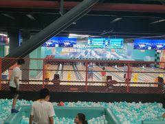 -极限PLAY运动娱乐新世界·团建派对潮玩休闲馆·室内蹦极高空游乐园