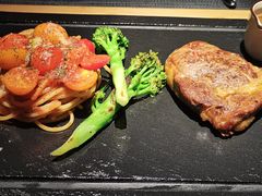 -卡普里披萨·牛扒·下午茶