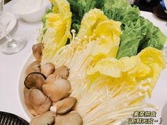 -红鼎豆捞·非遗鲍皇汤火锅(宝丰路店)