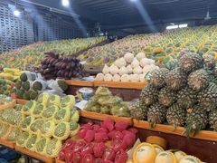 -三亚新鸿港水果一级批发市场
