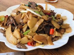 酸笋炒牛肉-牛八宝桂林米粉(八里庄店)