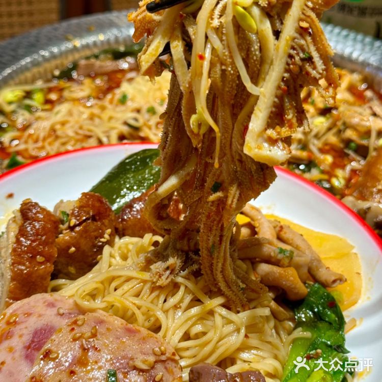 很适合中饭来吃～姚妃媱冒烤鸭(吴江路湟普汇店)