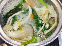 -亿富盛餐饮旋转小火锅(乐客城店)