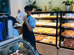 面包甜点陈列柜-可颂坊(中心书城店)
