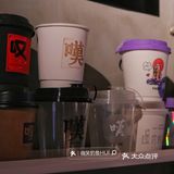 路过叹咖啡叹杯咖啡