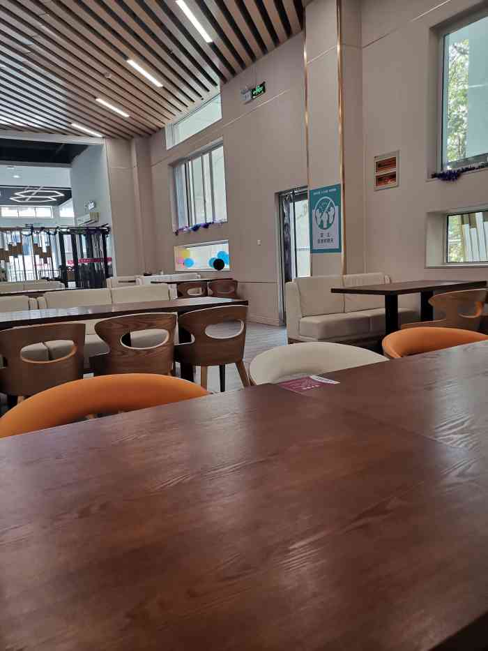 武汉工程大学学一食堂二楼-"感觉这里的麻辣香锅非常好吃,虽然没有
