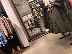 试穿搭配-ZARA(恒隆广场店)