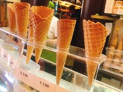 -Gelateria Dondoli