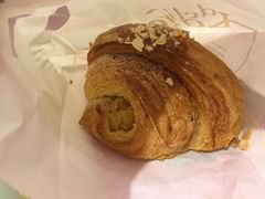 杏仁牛角包-老佛爷饼店