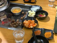 泡菜饼-肉甲韩国木炭烤肉(新壹街1店)