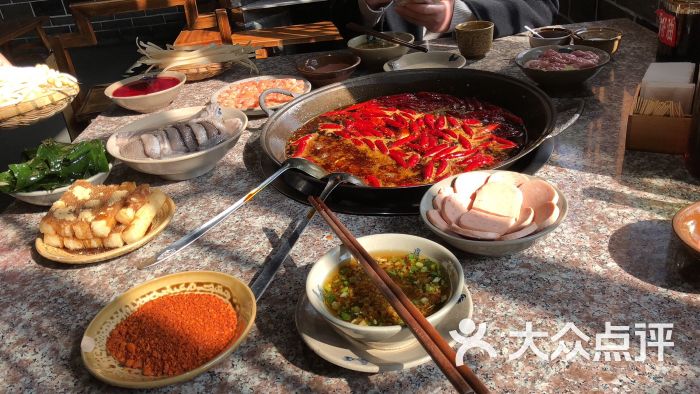 王平头土灶火锅图片 - 第2张