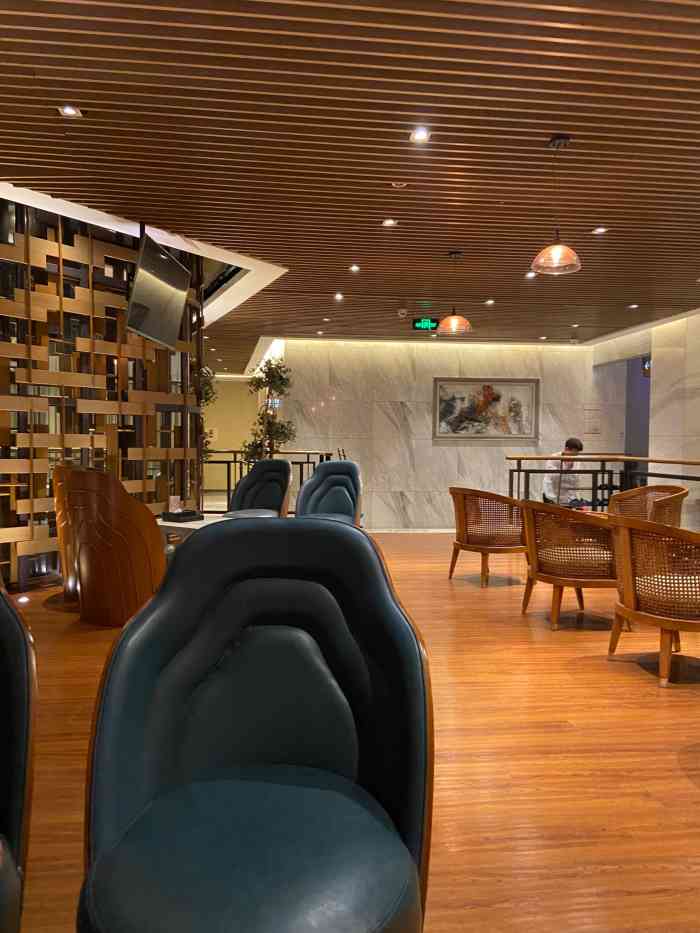 海纳百川·都市温泉(学院路店)-"服务环境都很不错,卫生有待提升.