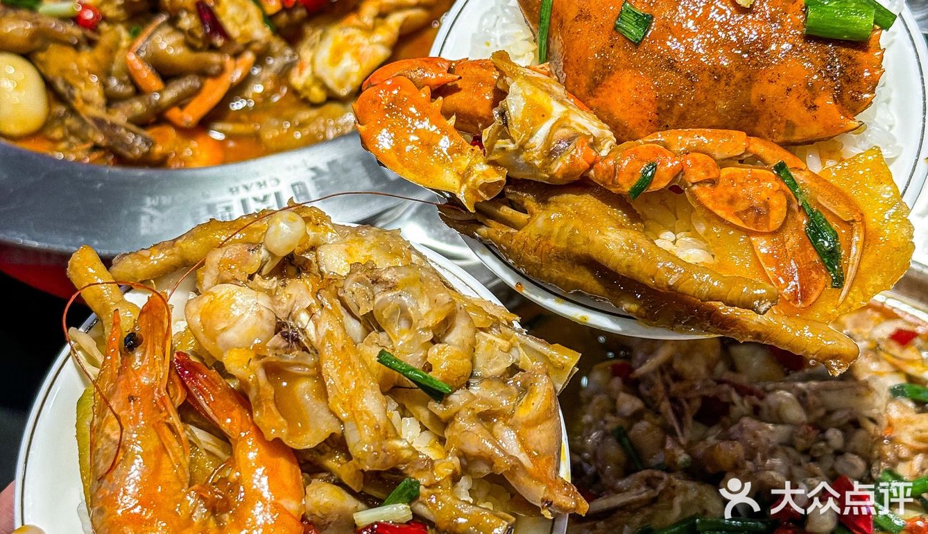 这么多年味道一直没变~点了牛蛙鸡爪和肉蟹煲 很入味