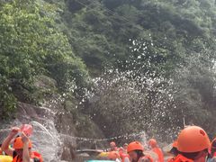 -安吉龙王山峡谷漂流