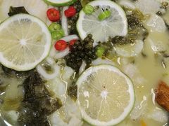 柠檬酸菜鱼-小郭私房菜·海肠捞饭店(学士街店)