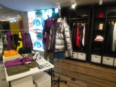 -i.t(湖滨银泰in77店)