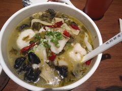 -渝是乎酸菜鱼(龙旗购物中心店)