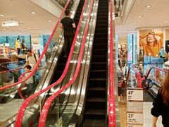 店内环境-优衣库(深圳万象天地旗舰店)