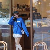 OOTD｜当冬天的咖啡☕️与克莱因蓝相遇⋯