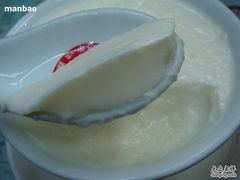 双皮奶质感近景-义顺牛奶公司