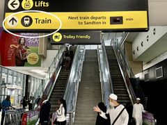 -奥利弗·雷金纳德·坦博国际机场