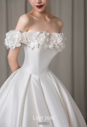 -Lady  Jane高端婚纱礼服馆