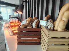 -亚洲国际大酒店·云顶阁旋转自助餐厅