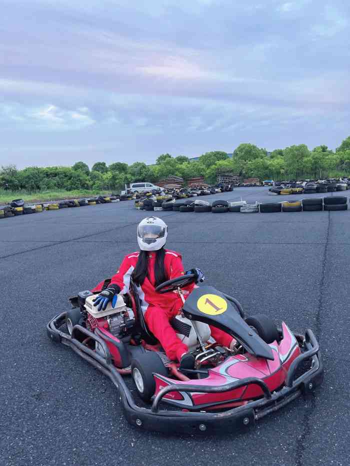 杭州轰鸣卡丁车俱乐部-"环境非常偏远,偏远就算了,场地还特别破,.