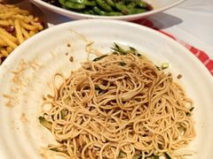 -肥肥虾庄·金牌油焖大虾(汉街SKP店)